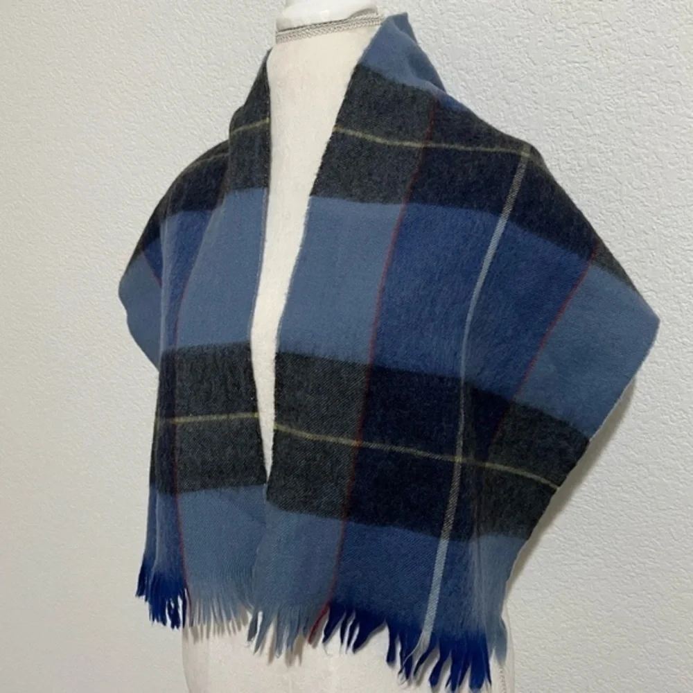 Centura Blue Gray Plaid Lambswool Scarf with Fringe Made in Uruguay   Unisex